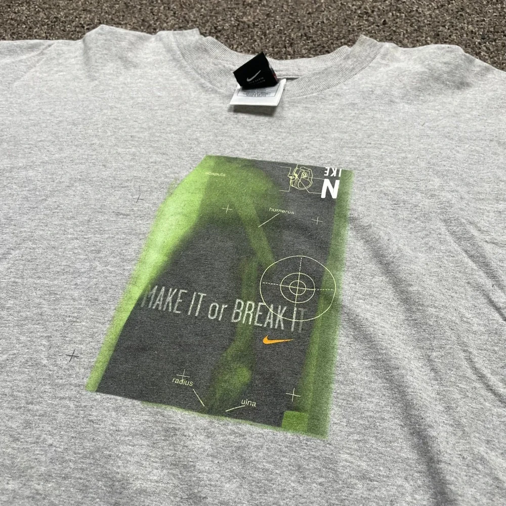 Vintage Nike Team T-Shirt Mens Large Gray Make It or Break It Graphic Tee 2000s